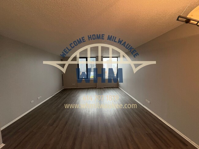 Photo - 929 N Astor St Unit 1005