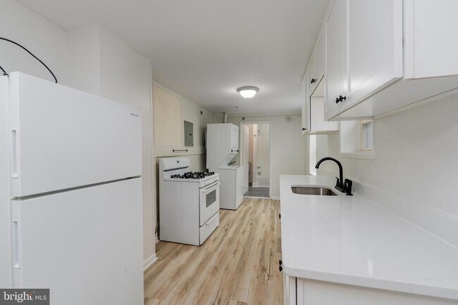 Photo - 1722 Eastern Ave