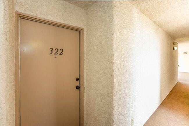 Photo - 5325 Newcastle Ave Unit 322
