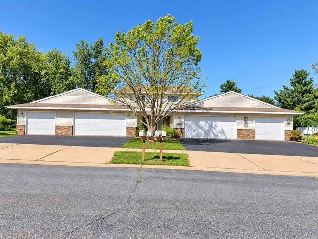 Building Photo - 5734 Gables Dr Unit 3