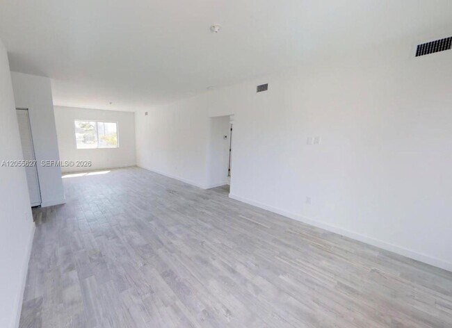 Photo - 321 S Shore Dr Unit 12