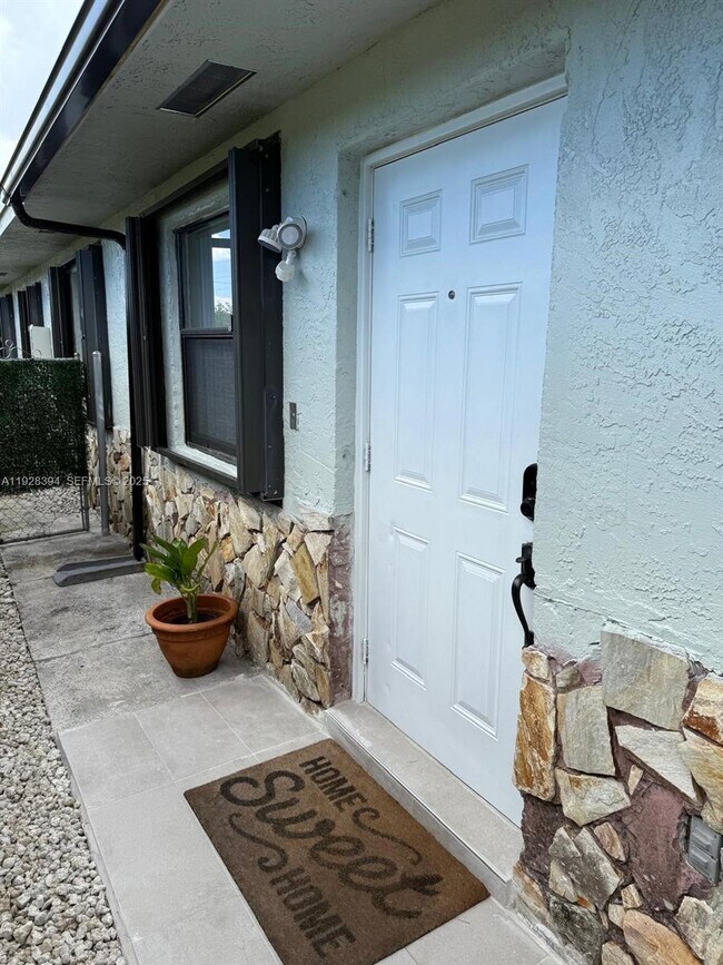 Photo - 208 NW 7th St Unit 1-2