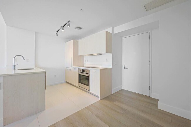 Photo - 501 NE 31st St Unit 3404