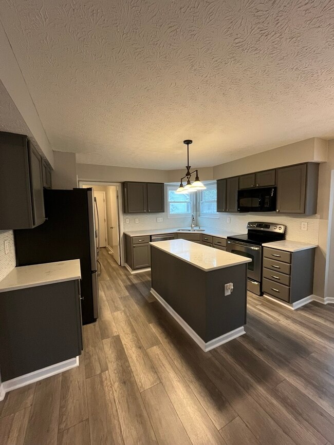 Photo - 208 Caswell Dr