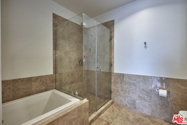 Photo - 3223 W 6th St Unit 511