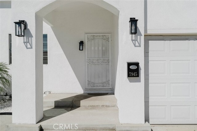 Photo - 7945 Woodman Ave