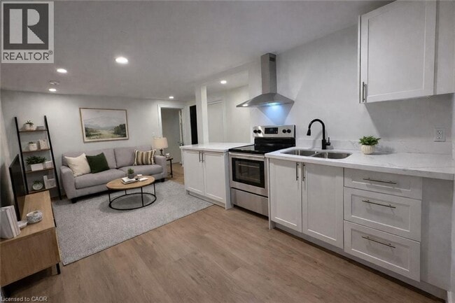 Photo - 803 King St Unité 10