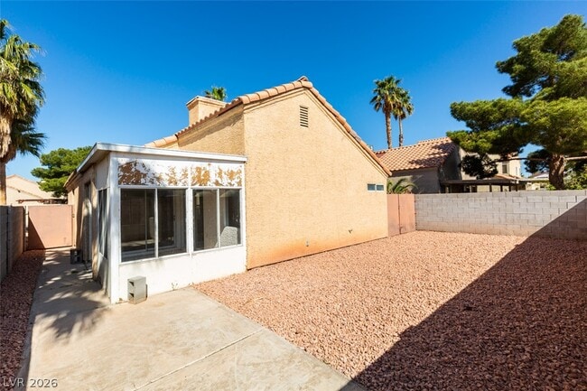 Photo - 582 Searchlight Dr