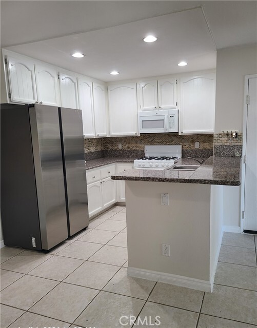 Building Photo - 19041 Rockwood Dr