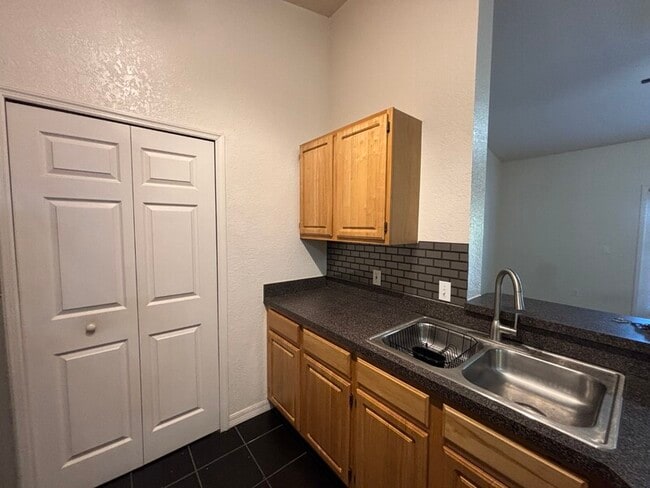 Photo - 6025 Westgate Dr Unit Apt 2534