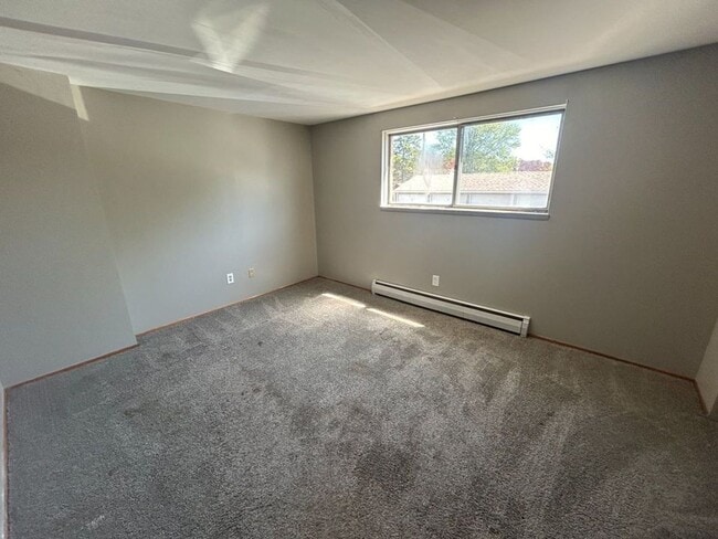Photo - Cedarwood Apartments