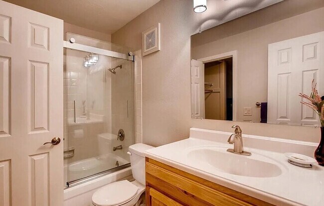 6236 137th Pl NE Unit 1BR-1BA Townhouse layout condo