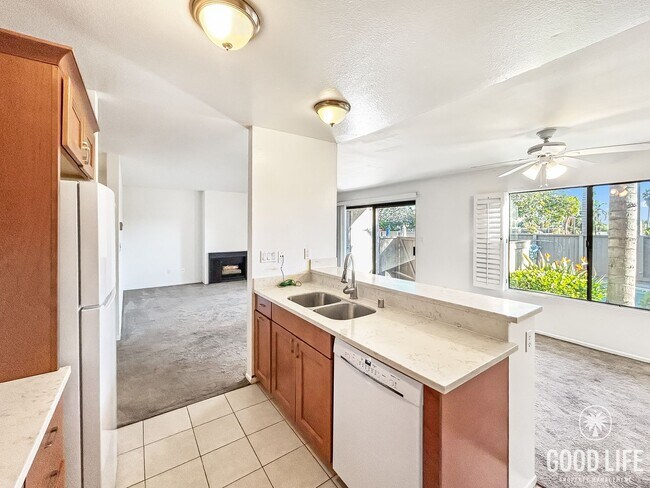 Photo - Beautiful 2B/2BA Condo in Pacific Beach w/ Parking & Swimming Pool!