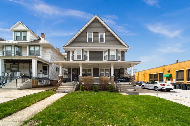 Building Photo - 1422 Alameda Ave Unit 1