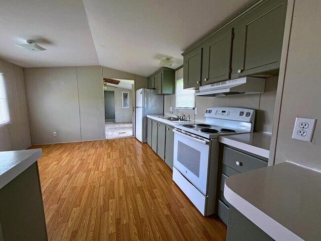 Photo - 4512 Rainbow Ln