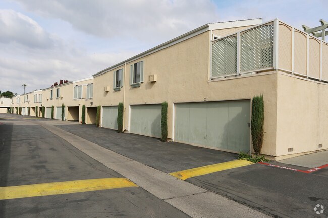 Greenhouse Apartments For Rent In Fullerton Ca Forrent Photo Greenhouse Apartments