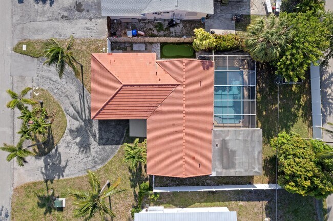 Photo - 2650 NE 22nd St