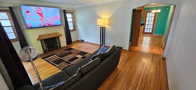 Photo - 3046 McKinley St NE