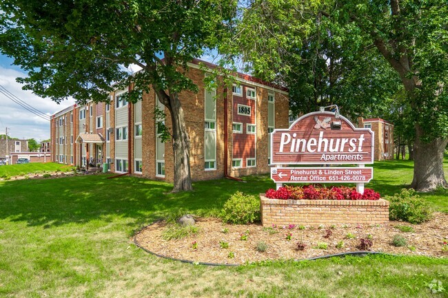 Building Photo - Pinehurst Apartments