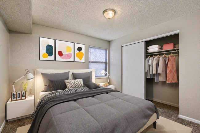 Habitación espaciosa - Cedar Ridge Apartments & Townhomes