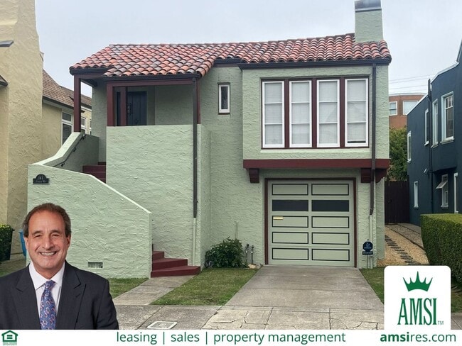 Building Photo - Large 3 Bedroom 3 Bath House**Yard**Washer...