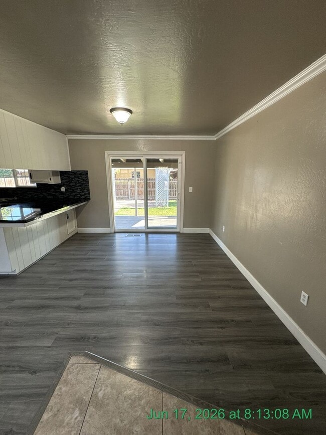 Photo - 2601 S Kloth Dr