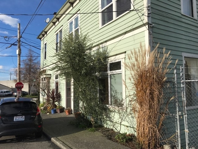 Building Photo - 1556 Northwest Ballard Way Unit #2