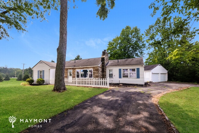 Photo - 1176 Highview Dr