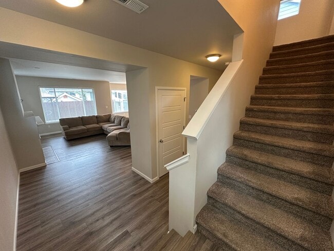 Photo - 9978 Dain St SE