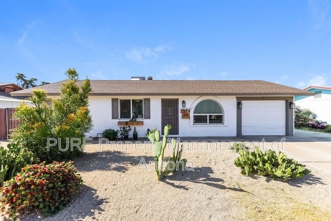 Building Photo - 333 E Cullumber Ave