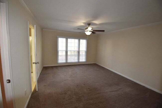 Photo - 2221 Dee Dee Trl