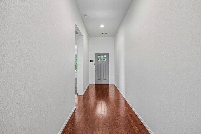 Photo - 512 Stableford St
