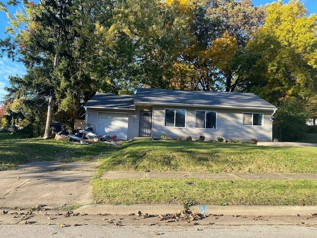 Photo - 933 Russell Ave