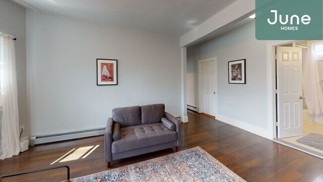 Photo - ROOM ONLY in 4-bed/1.5-bath Home Unit C