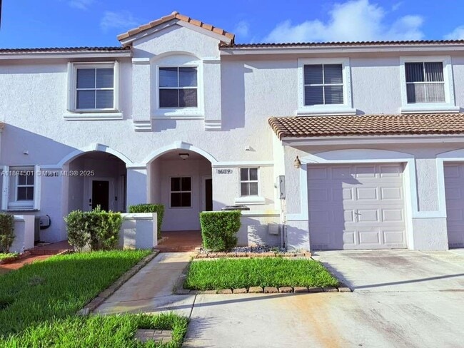 Building Photo - 16839 SW 1st Manor