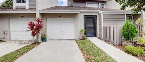 Photo - 662 Woodgate Ln