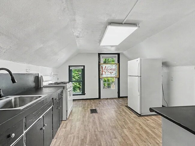 Photo - 710 Wheaton Ave Unit #2