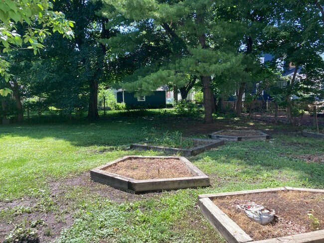 Photo - 825 Wilson Ave