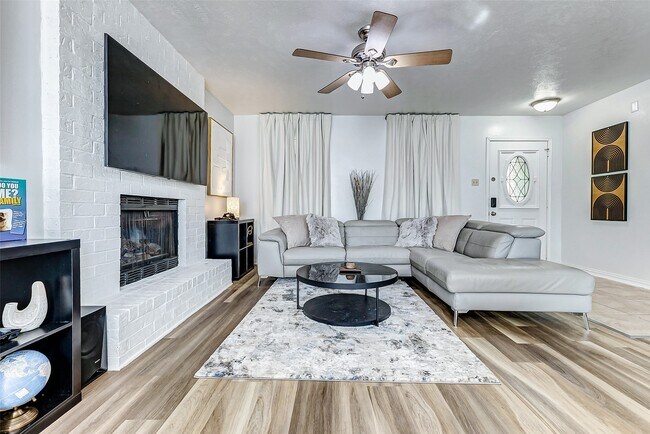 92 N Deerfoot Cir