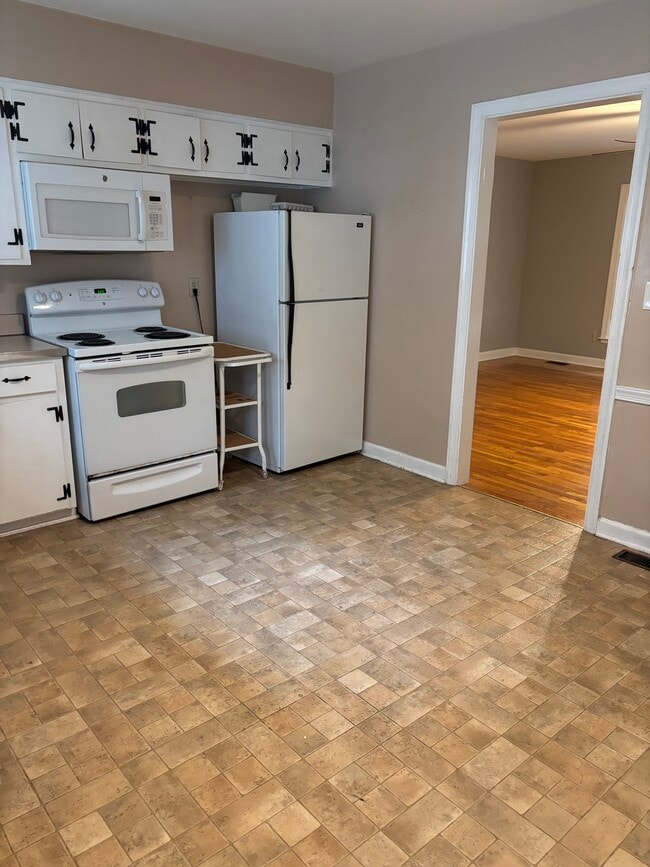 Photo - 289 Gunson St