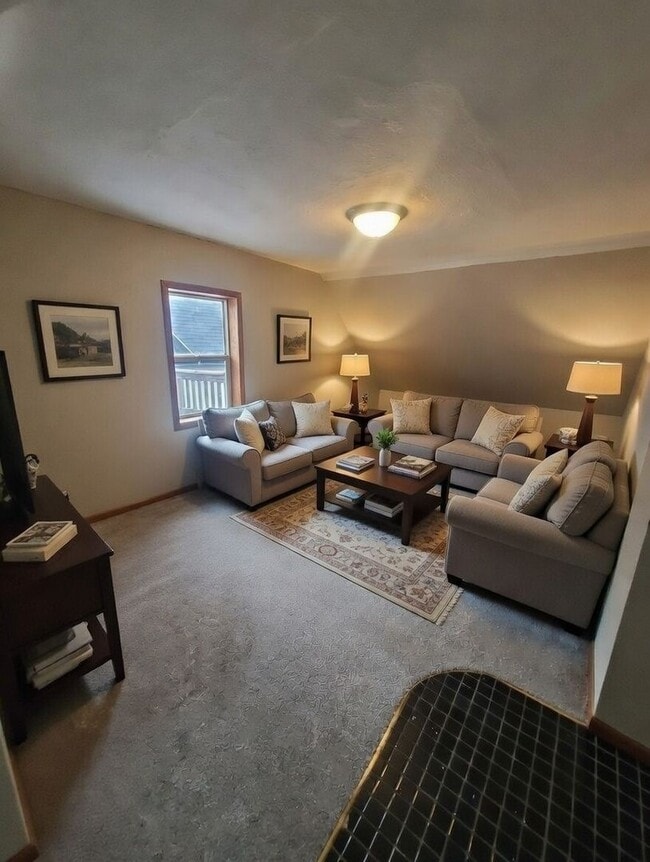 Building Photo - 1613 Austin Ave Unit Upper