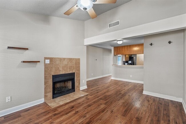 Photo - 806 W 24th St Unit 326