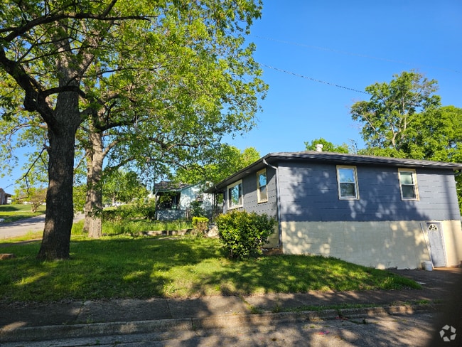 Building Photo - 1901 35th Ave N Rental