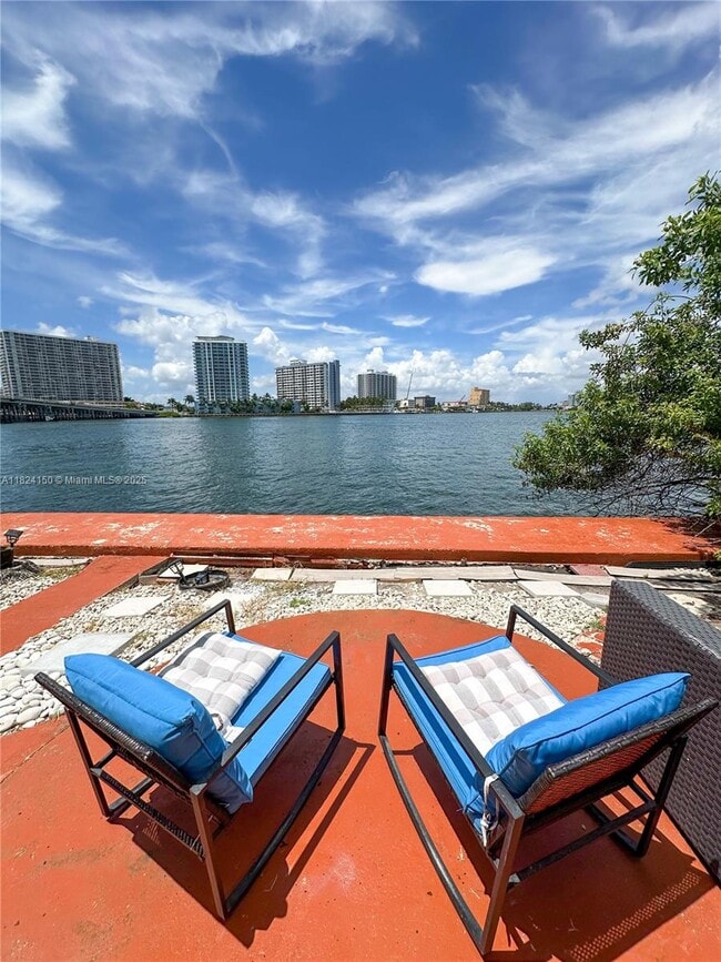 Photo - 2140 Bay Dr Apartment Unit 3
