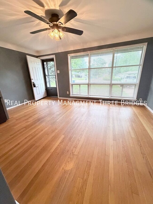 Photo - 7025 Richwood Ln
