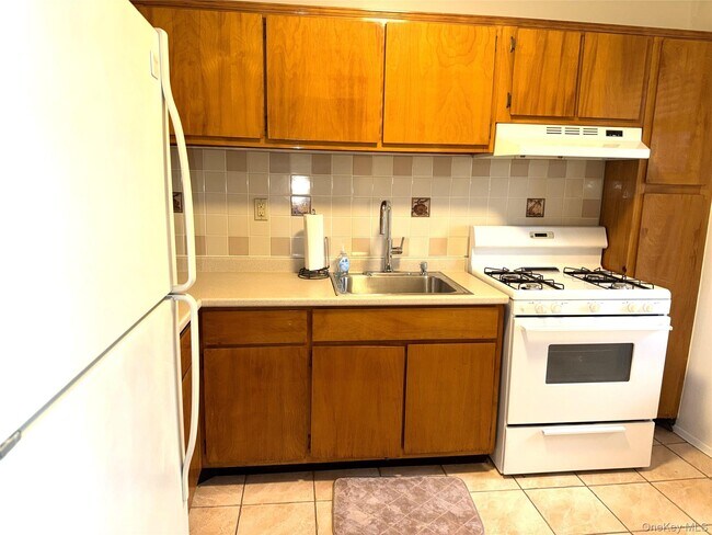 Photo - 370 Westchester Ave Unit 4R