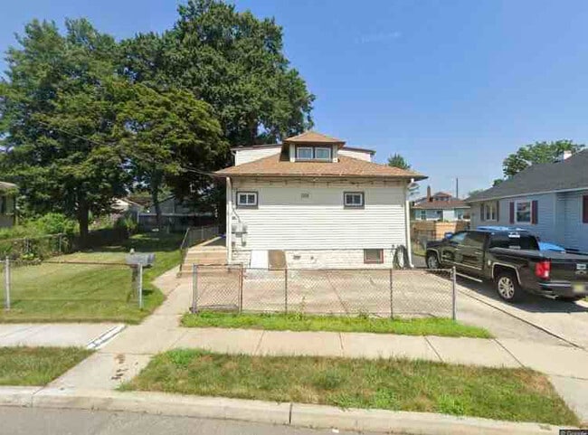 Building Photo - 115 Barnaby Ave Unit Apt-B