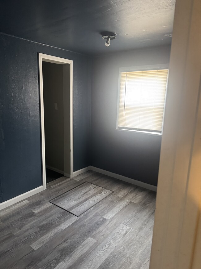 Photo - 221-211 11th St