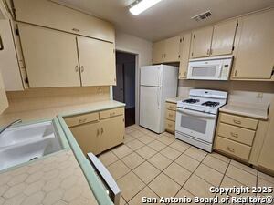 Photo - 217 E Lullwood Ave