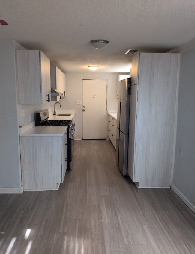 Building Photo - Updated 3 bedroom in 80010 - Move in Ready! Unit 1958